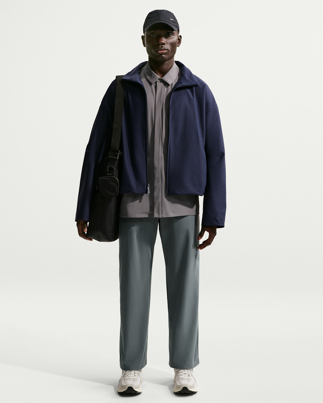 Nike 24.7 PerfectStretch Men's Dri-FIT Loose-Fit Chino Trousers - Smoke Grey/Nano Grey