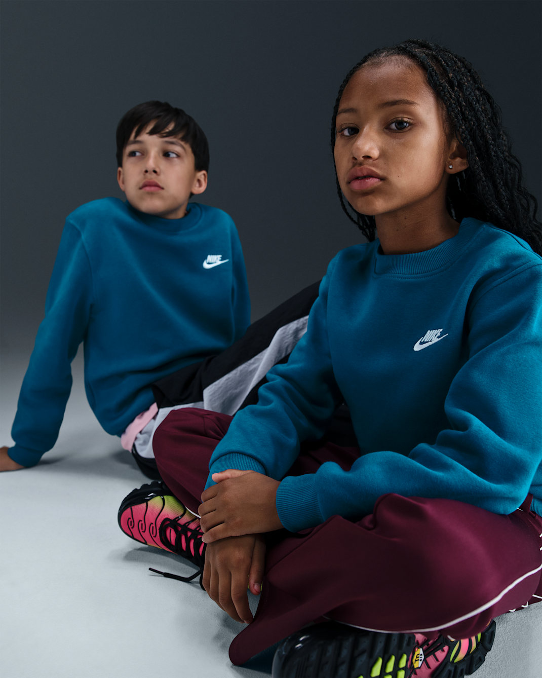 Nike Sportswear Club Fleece Big Kids' Sweatshirt - Green Abyss/White