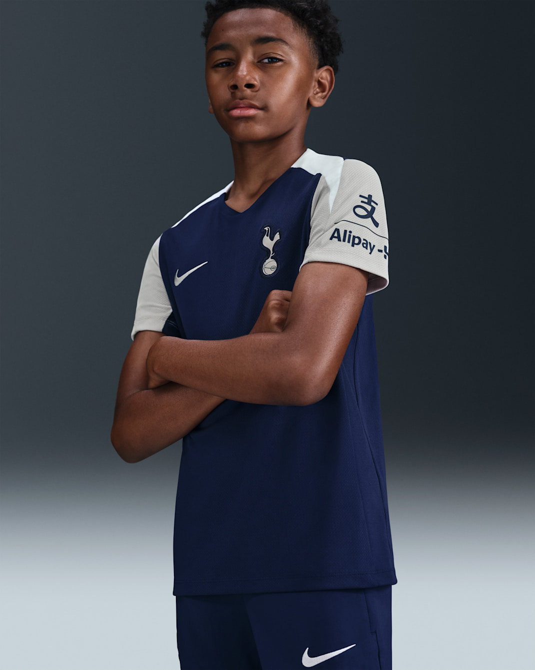 Tottenham Hotspur Strike Nike Dri-FIT rövid ujjú futballfelső nagyobb gyerekeknek - Binary Blue/Light Iron Ore/Fehér/Light Iron Ore