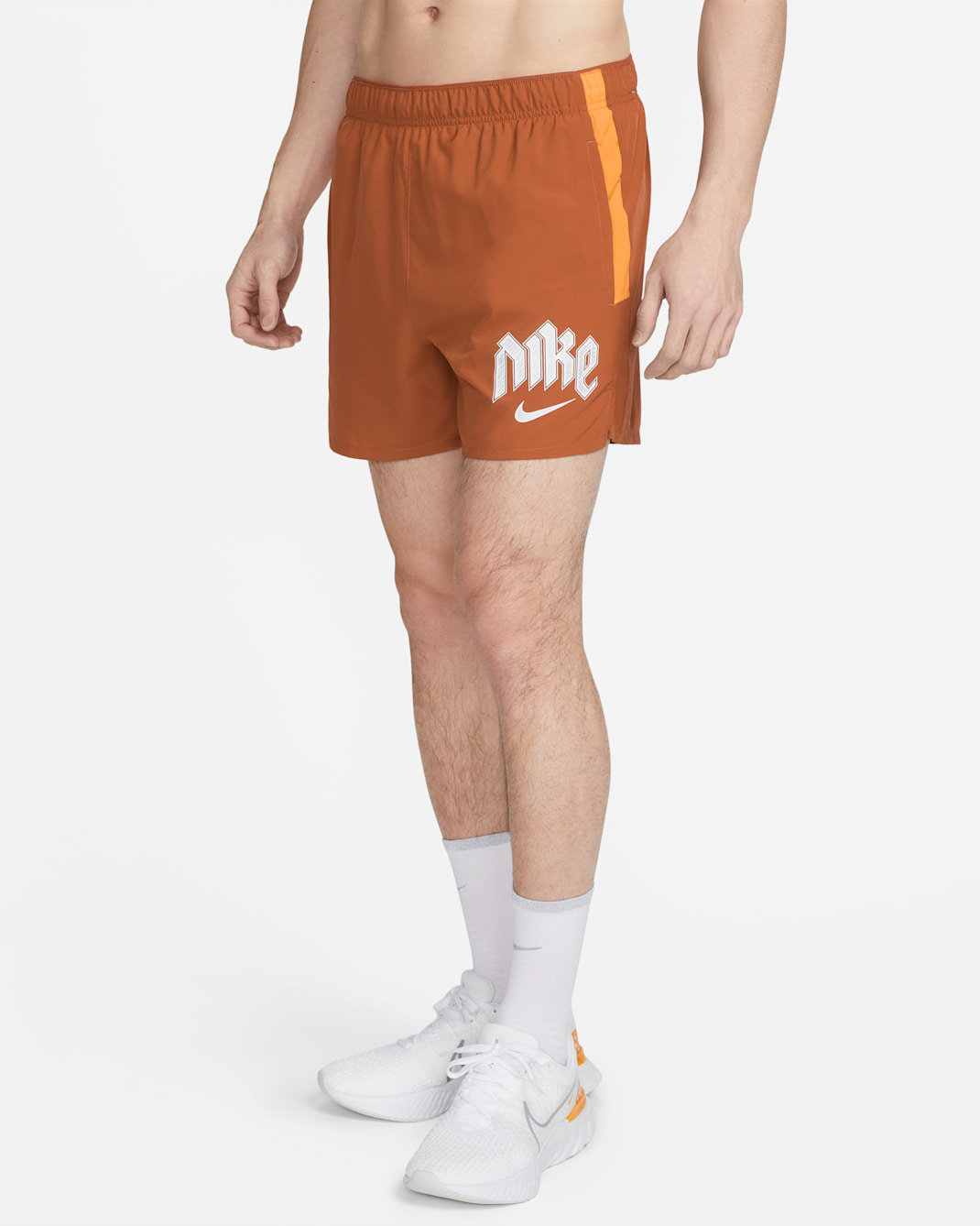 Nike Dri-FIT Run Division Challenger Men's 13cm (approx.) Brief-Lined Running Shorts - Dark Russet/Vivid Orange