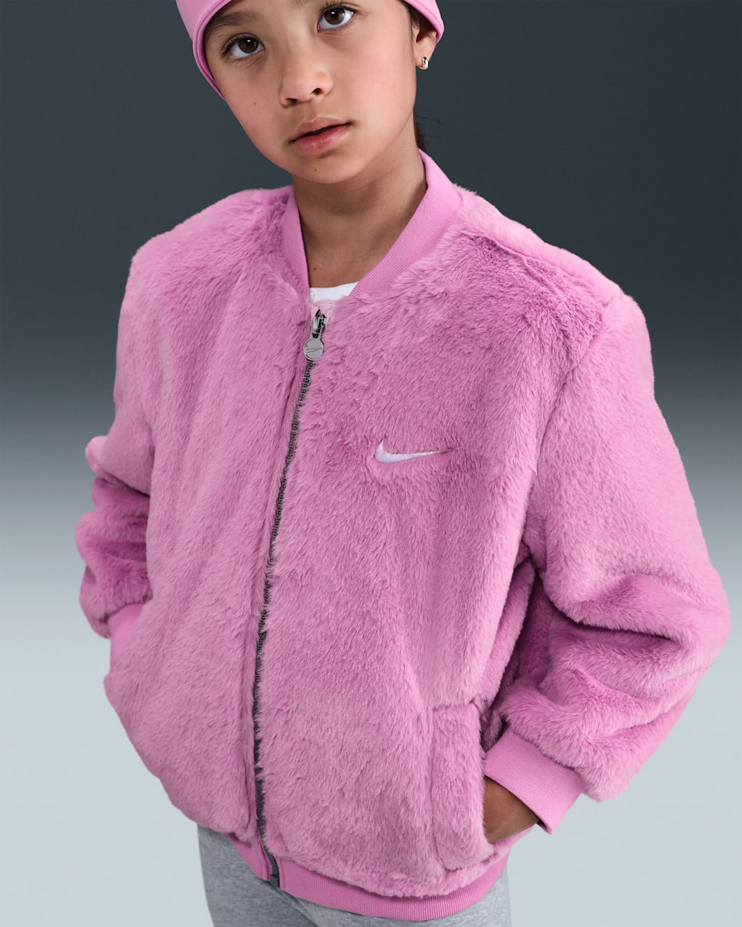 Chamarra bomber de piel sintética Nike para niños talla pequeña - Flamenco mágico