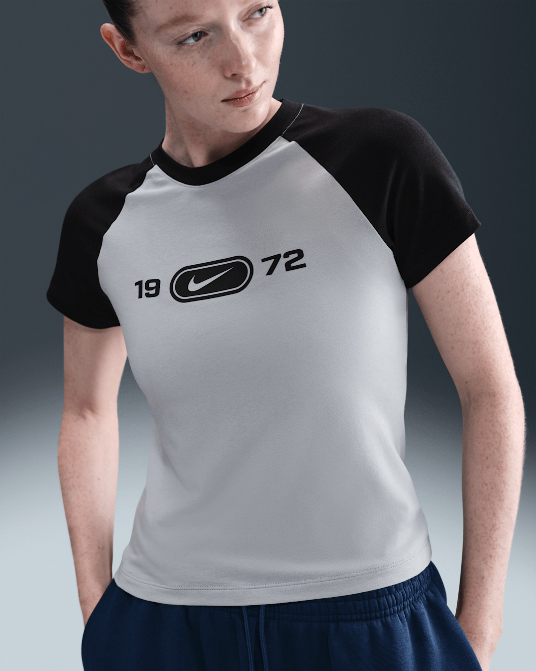 Nike Sportswear Chill Knit Women's Slim Graphic T-Shirt - Light Smoke Grey/Black