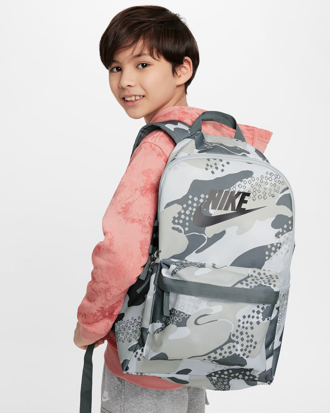 Nike Heritage Kids' Backpack (25L) - Smoke Grey/Photon Dust/Dark Smoke Grey