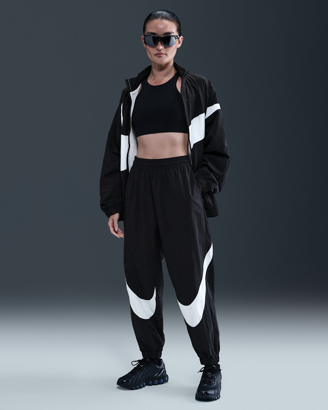 Nike Sportswear Women's Mid-Rise Joggers - Black/White