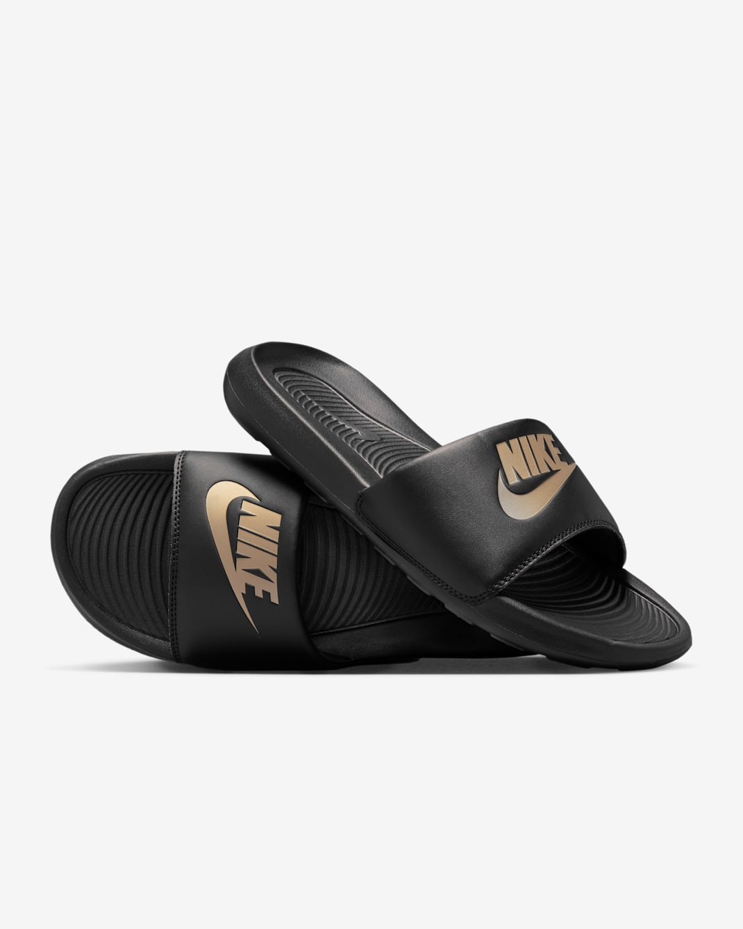 Nike Victori One férfipapucs - Fekete/Fekete/Metallic Gold