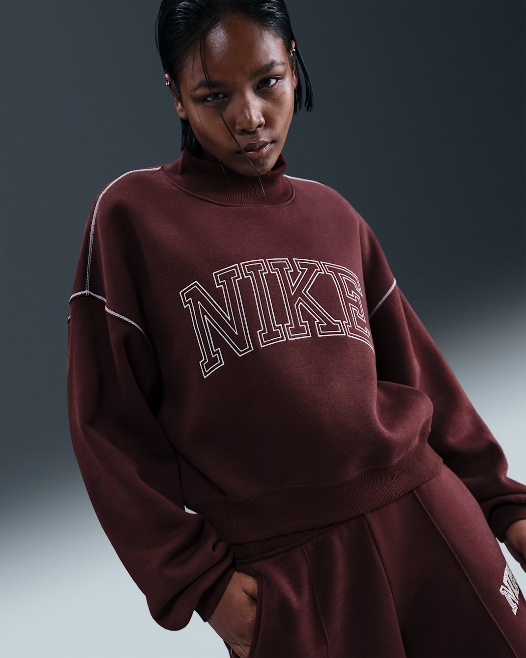 Γυναικείο φούτερ με ψηλό γιακά Nike Sportswear Phoenix Fleece - Burgundy Crush