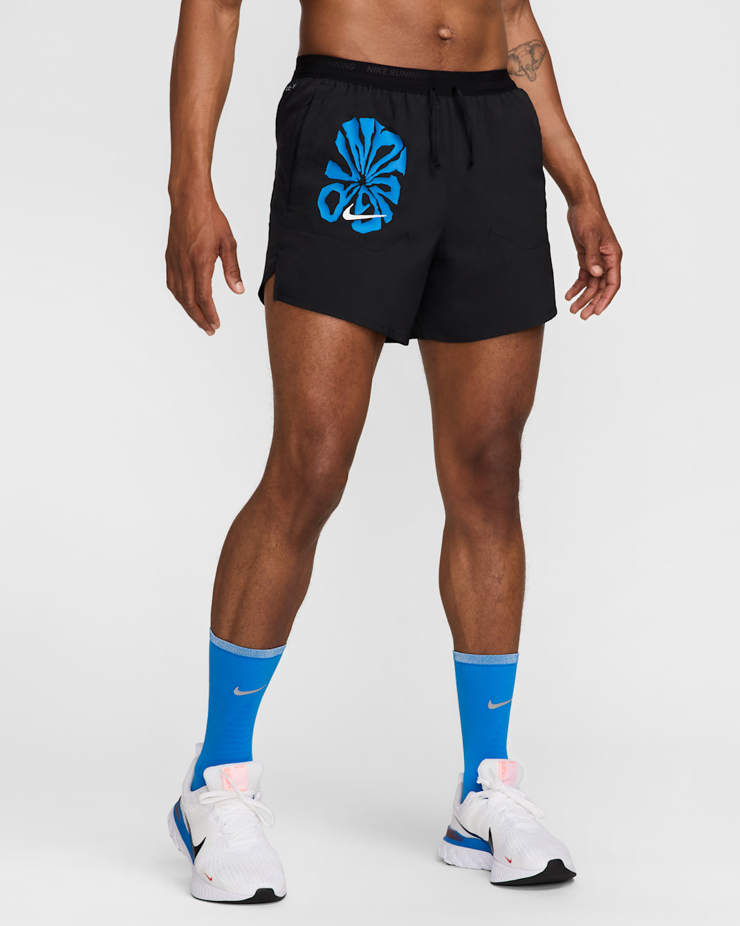 Shorts de correr Dri-FIT de 13 cm con forro de ropa interior para hombre Nike Stride Run Energy - Negro/Negro/Azul foto claro