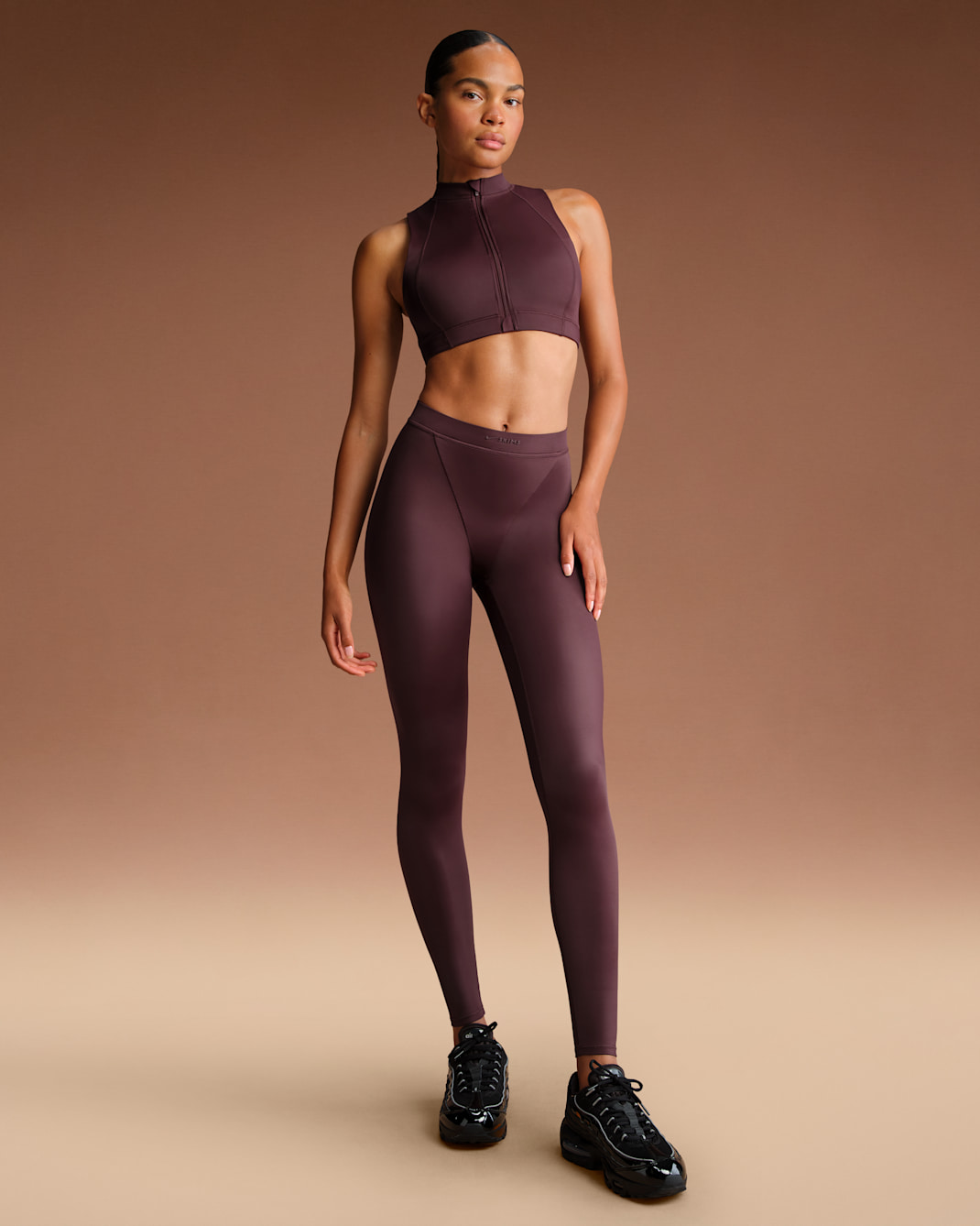 NikeSKIMS Shine Women's High-Waisted V-Panel 26" Leggings - NSKM CURRANT