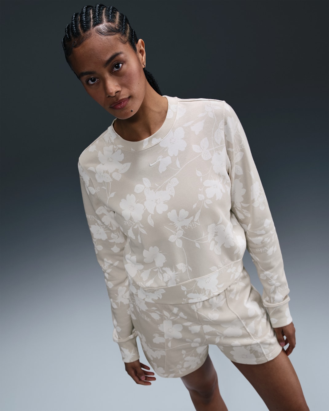 Nike Sportswear Chill Terry Women's Crew-Neck French Terry Printed Sweatshirt - Light Orewood Brown/Sail