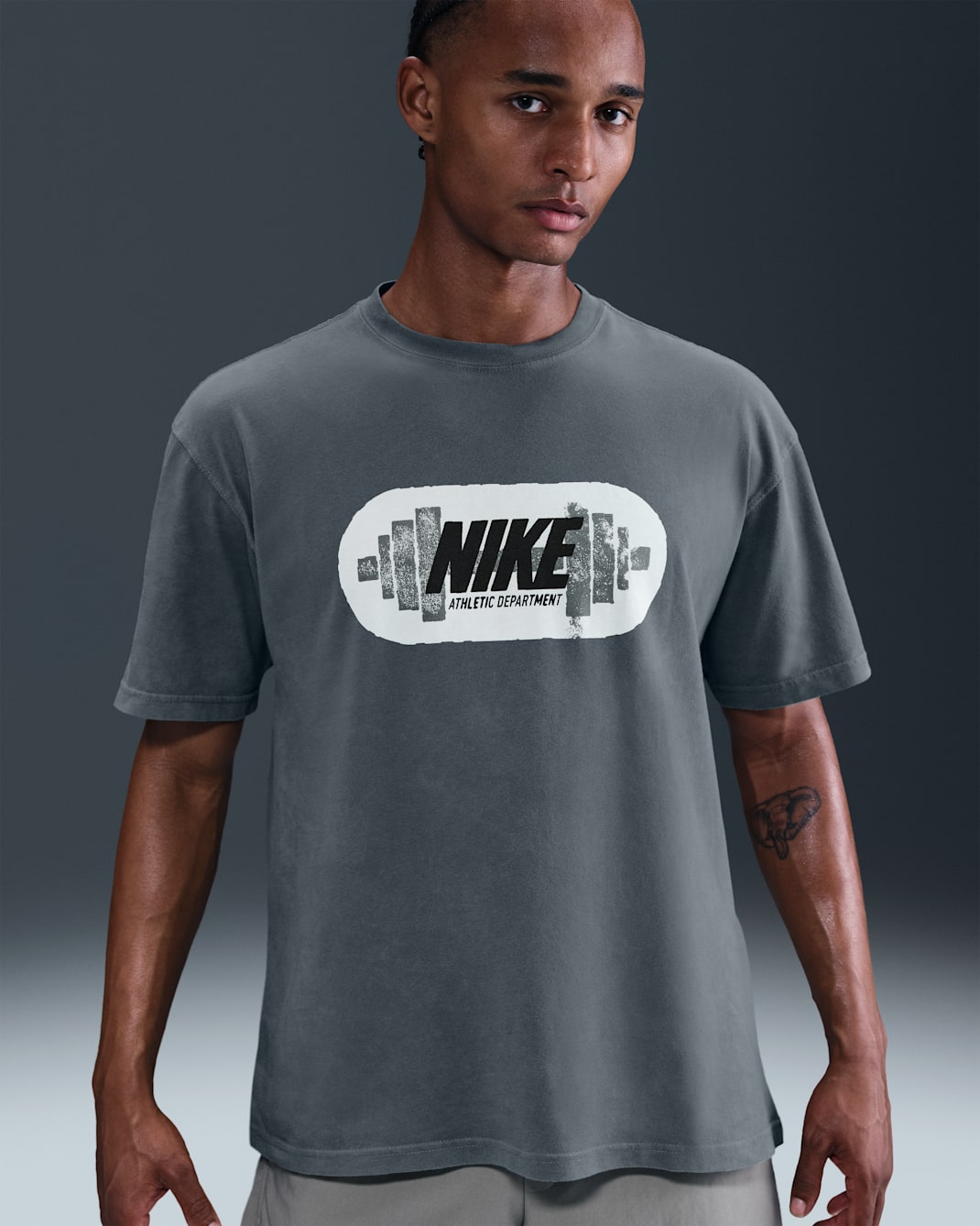 Playera de entrenamiento de tenis Max90 para hombre Nike - Gris humo