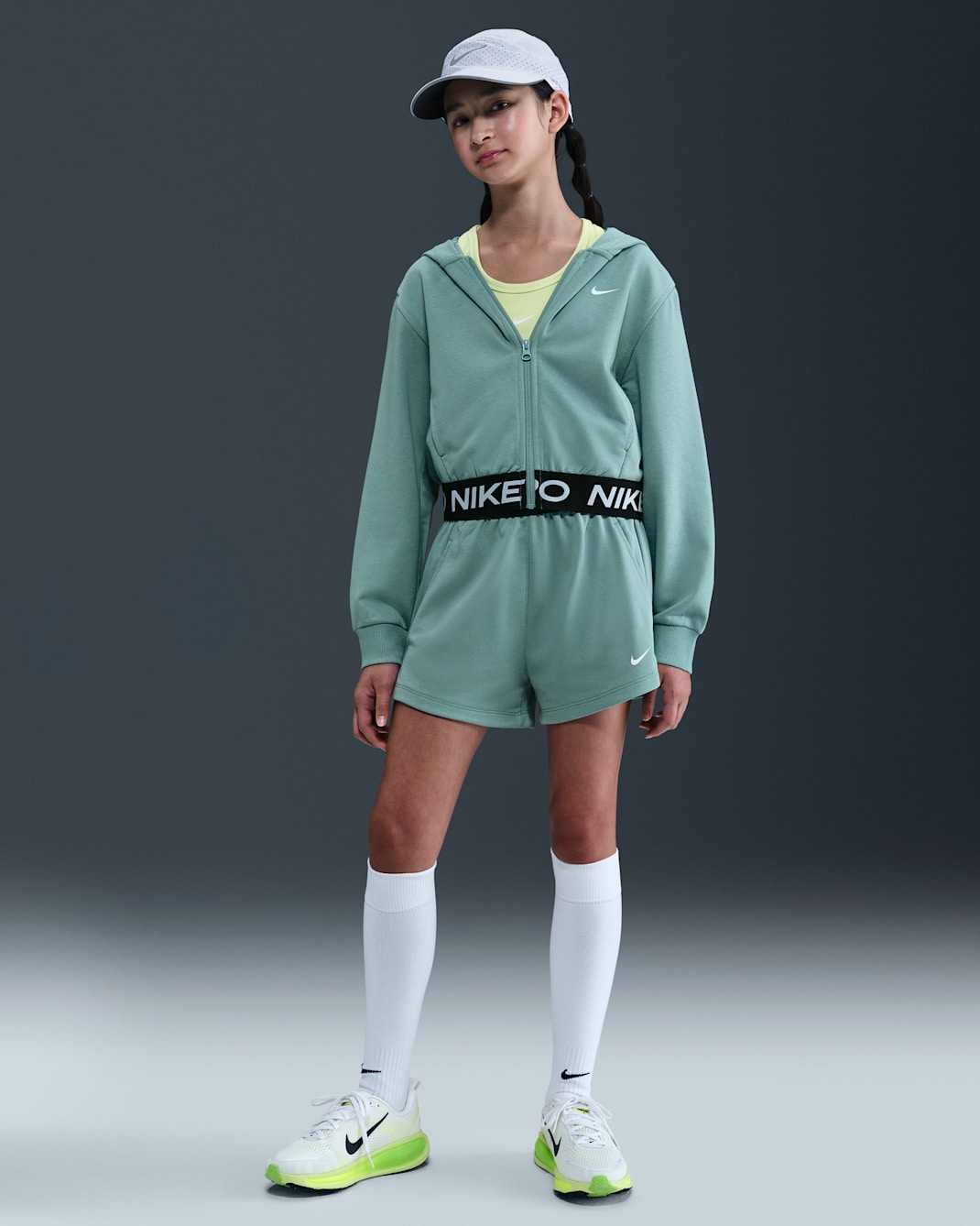 Shorts Dri-FIT para niña talla grande Nike Pro Fleece - Cañón/Cañón/Negro/Blanco
