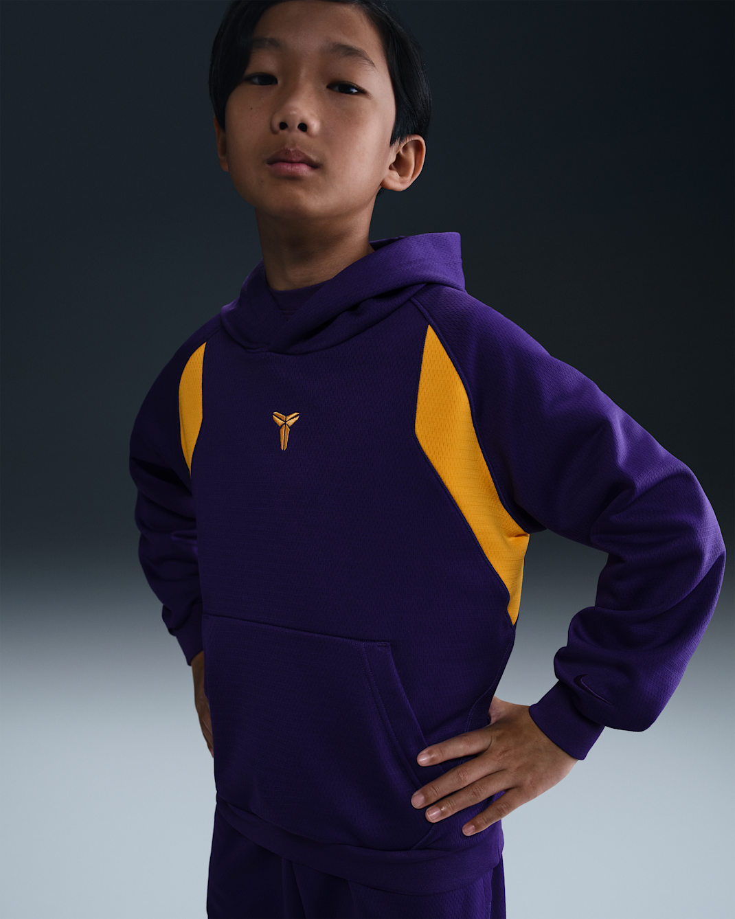 Kobe Older Kids' Therma-FIT Pullover Hoodie - Court Purple/University Gold/University Gold