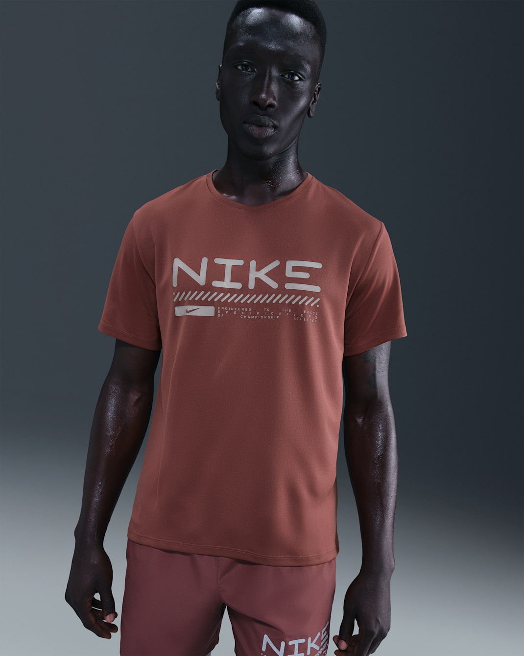 Nike Miler Men's Winterized Short-Sleeve Running Top - Red Sepia
