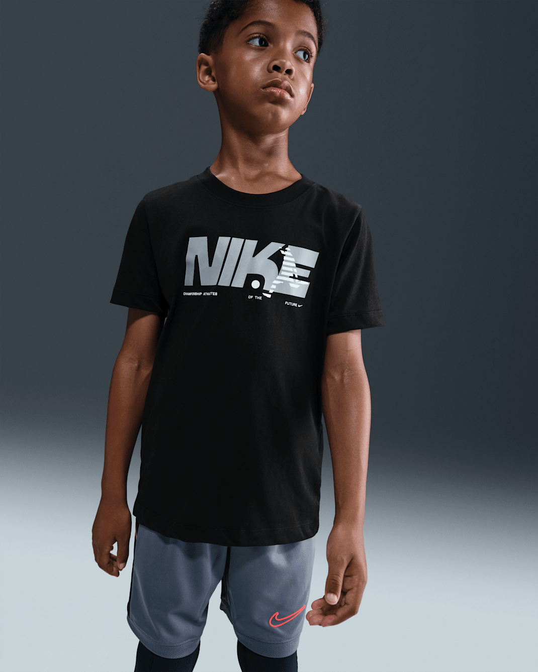 Playera Dri-FIT para niños talla grande Nike Legend - Negro