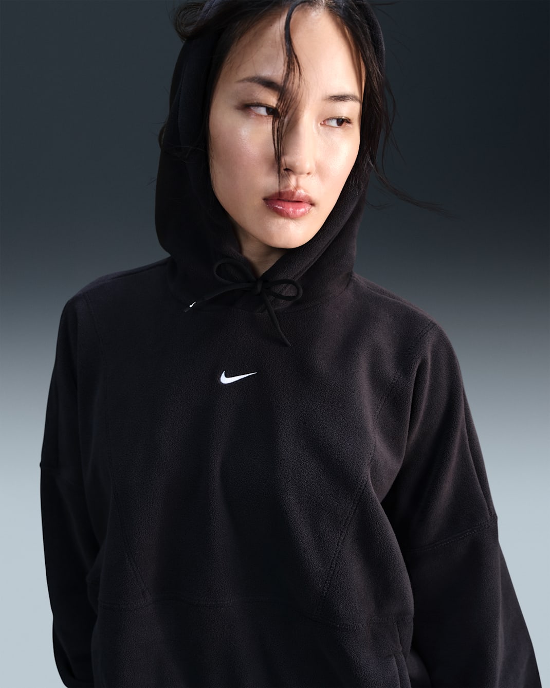 Nike One Women's Oversized Therma-FIT Pullover Fleece Hoodie - Black/White
