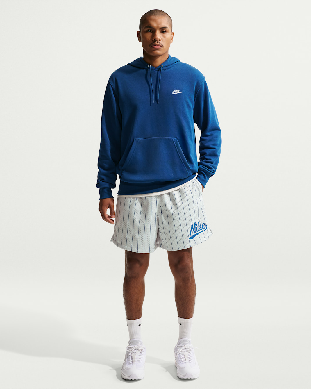 Nike Sportswear Club Men's Flow Shorts - Photon Dust/Court Blue