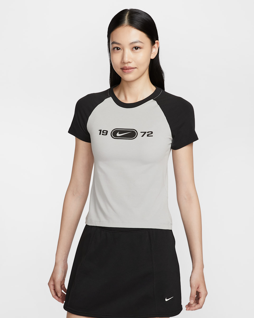 Nike Sportswear Chill Knit Women's Slim Graphic T-Shirt - Light Smoke Grey/Black