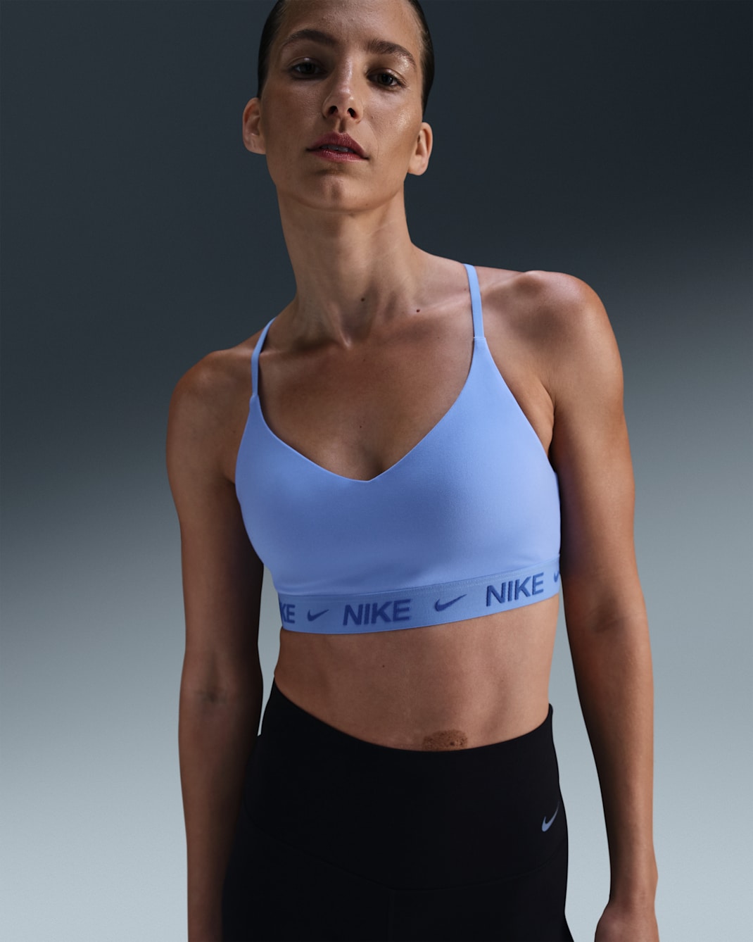 Bra deportivo ajustable con almohadillas para mujer Nike Indy Light Support - Royal pulso