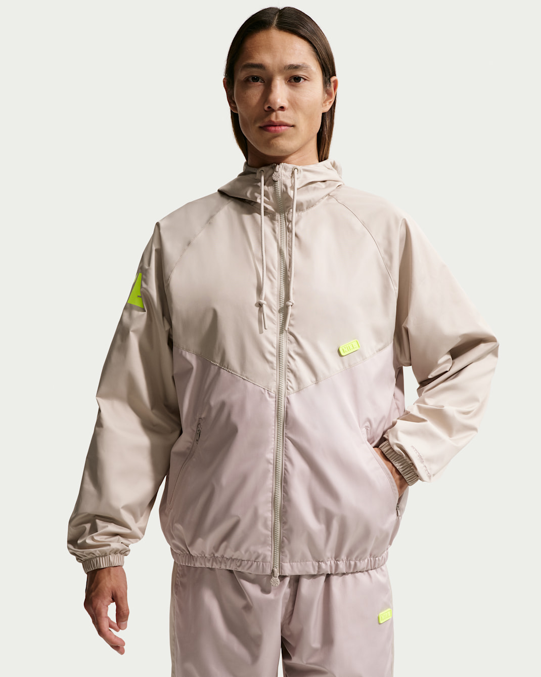 나이키 윈드러너 남성 그래픽 우븐 재킷 - 크림 II/문 파티클/볼트