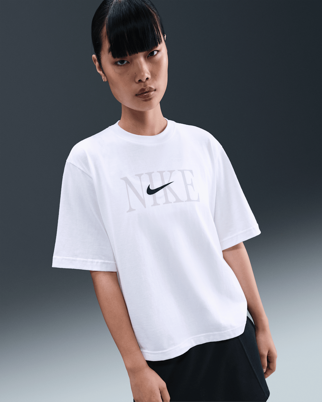 Nike Sportswear Essential Women's Boxy Graphic T-Shirt - White/Midnight Navy