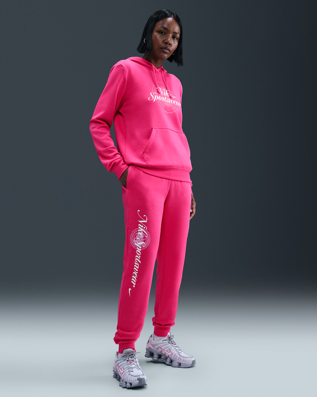 Nike Sportswear Club Fleece Women's Mid-Rise Graphic Pants - Rush Pink/White
