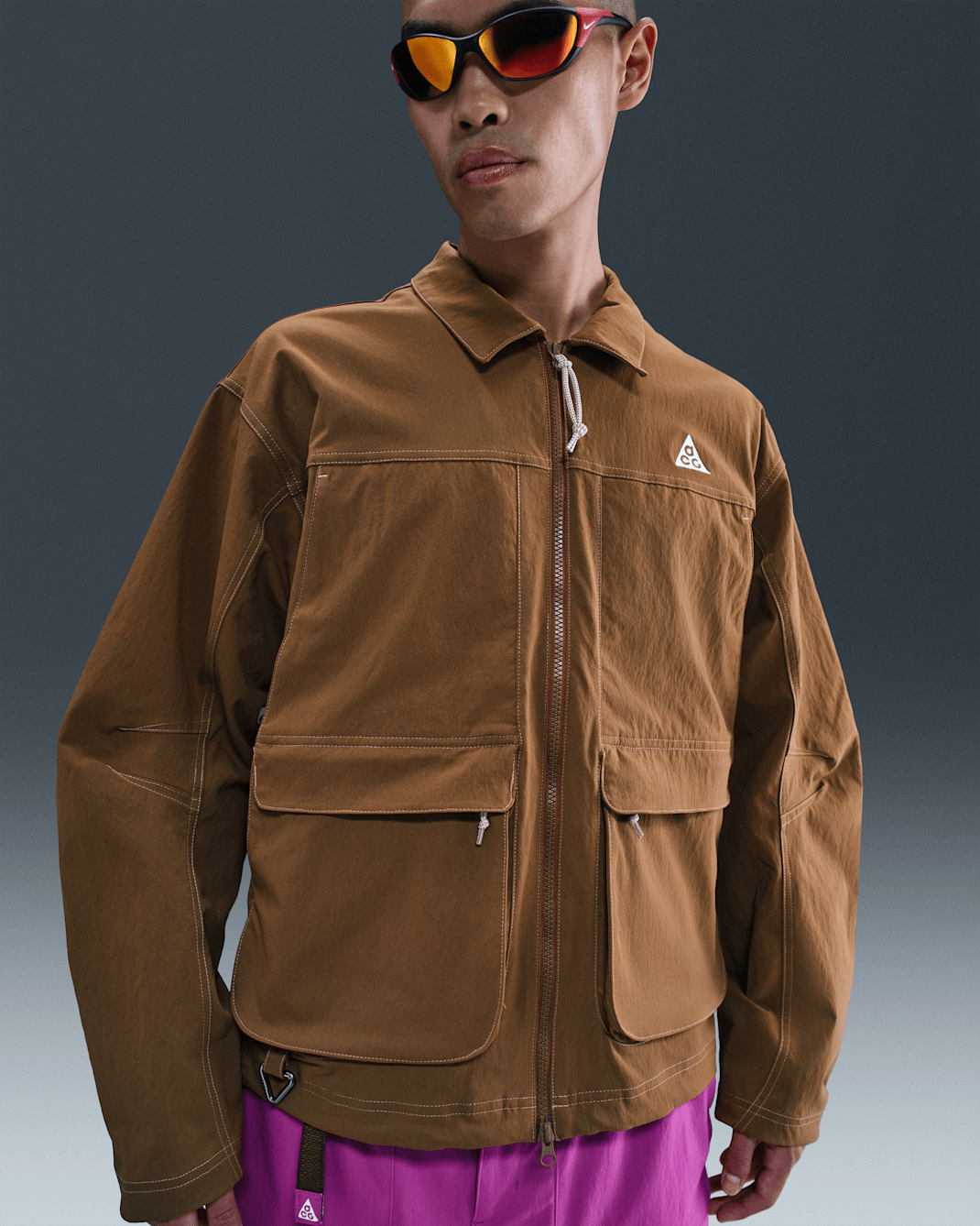 Chamarra con protección contra los rayos UV para hombre Nike ACG "Smith Summit" - Marrón musgo/Caqui claro/Beige paracaídas/Blanco cumbre