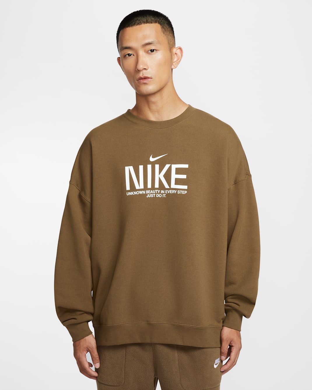 Nike Sportswear Club Men's Oversized French Terry Crew-neck Sweatshirt - Mosswood Brown