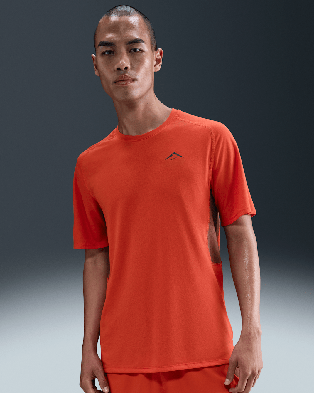 Nike Solar Chase 男款 Dri-FIT ADV 短袖跑步上衣 - Picante Red/黑色