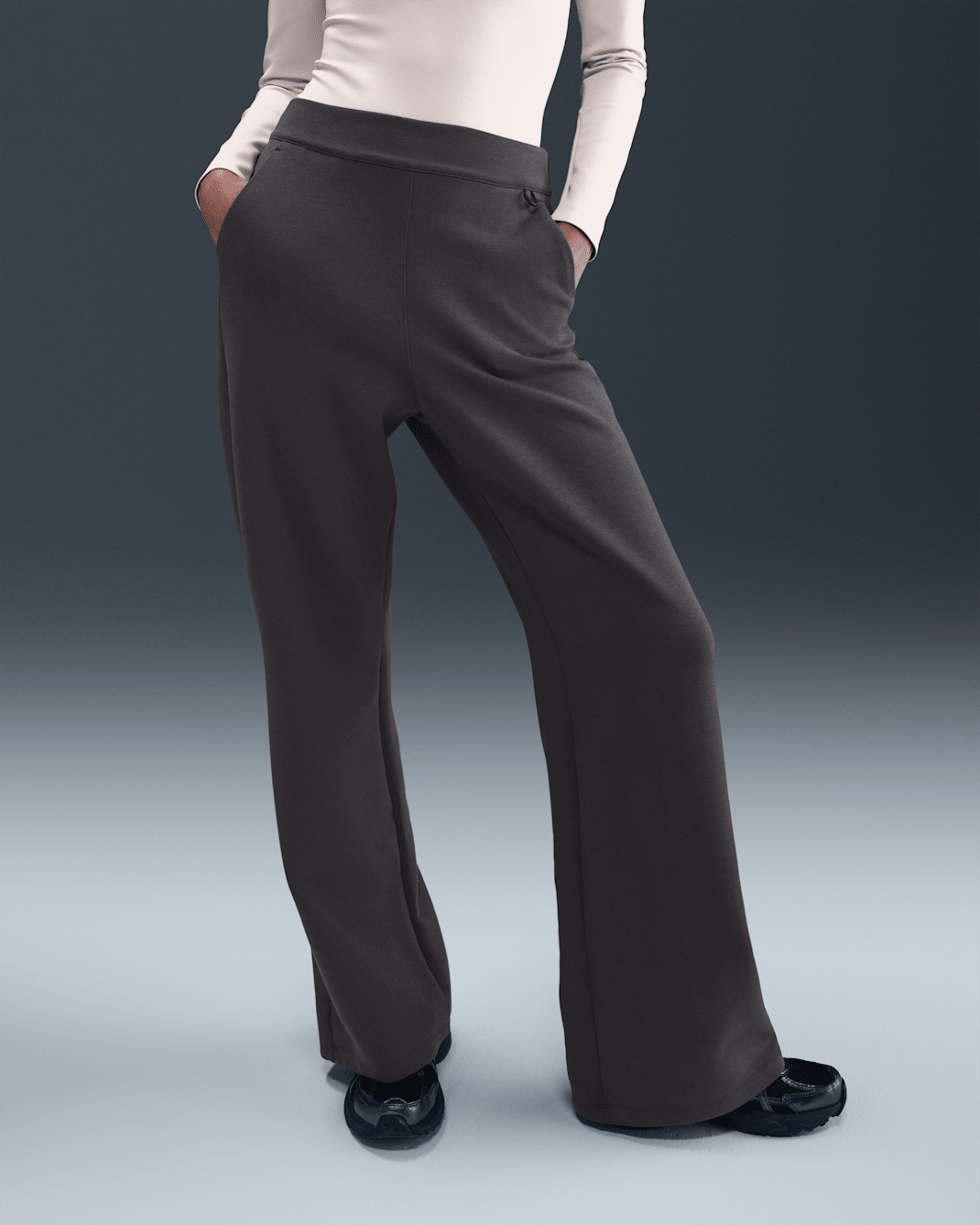 Nike 24.7 ImpossiblySoft Women's Dri-FIT High-Waisted Loose Flared Pants