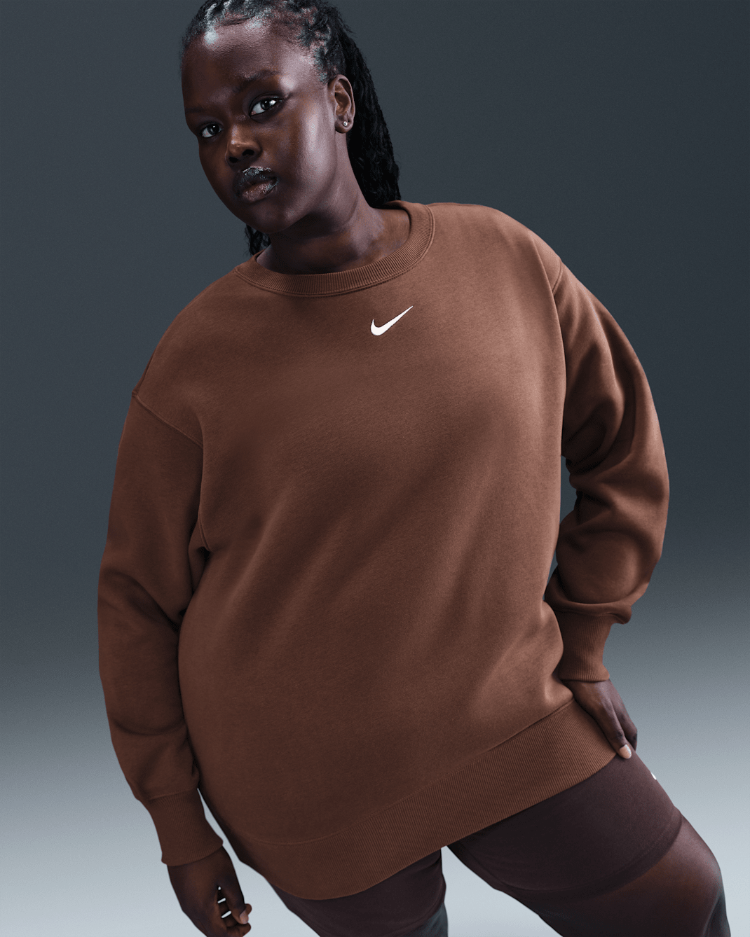 Nike Sportswear Phoenix Fleece Women's Oversized Crew-Neck Sweatshirt (Plus Size) - Fauna Brown/Sail