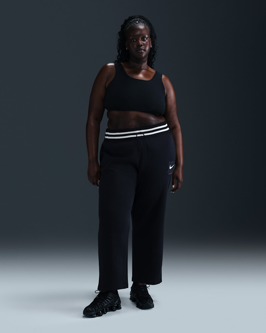 Nike Sportswear Phoenix Fleece Women's High-Waisted Wide-Leg Graphic Pants (Plus Size) - Black