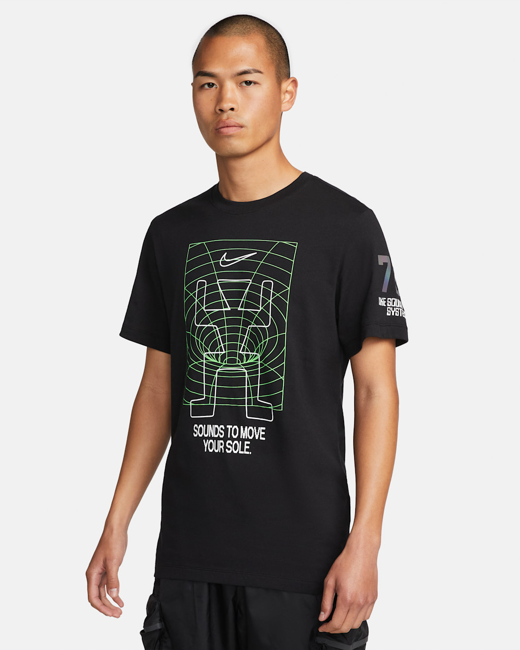 Nike Sportswear 男款 T 恤 - 黑色