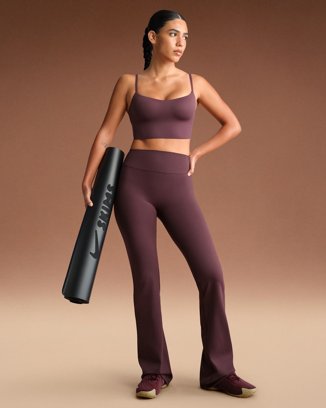 NikeSKIMS Matte Women's High-Waisted Slim Flared Leggings - NSKM CURRANT