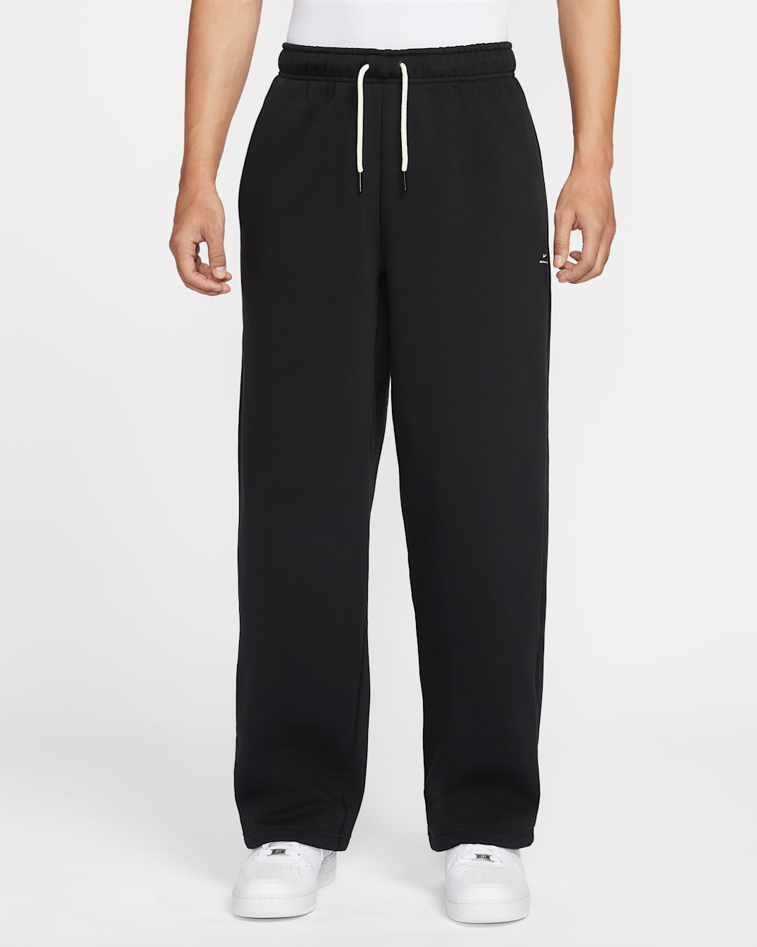 나이키 스탠다드 이슈 남성 써마 핏 브러시드 오픈 헴 농구 팬츠 - 블랙/페일 아이보리