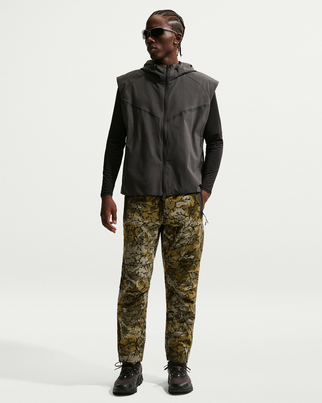 Nike Tech Men's Dri-FIT Woven Open-Hem Trousers - Olive Flak/Black