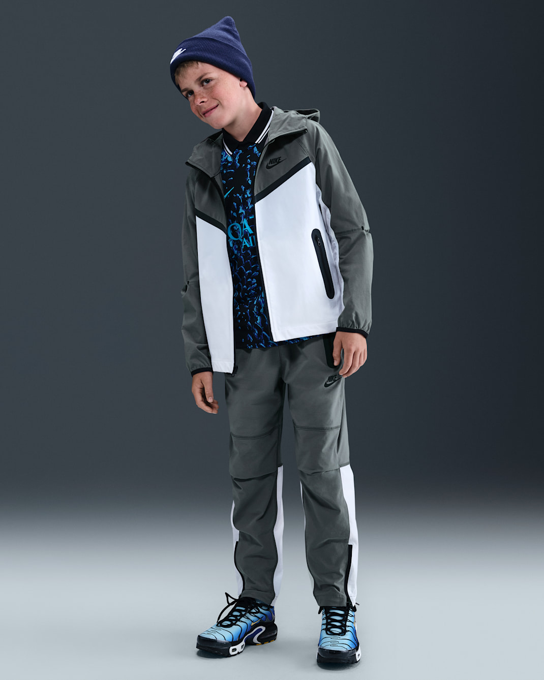 Nike Tech Older Kids' (Boys') Woven Jacket - White/Smoke Grey/Black