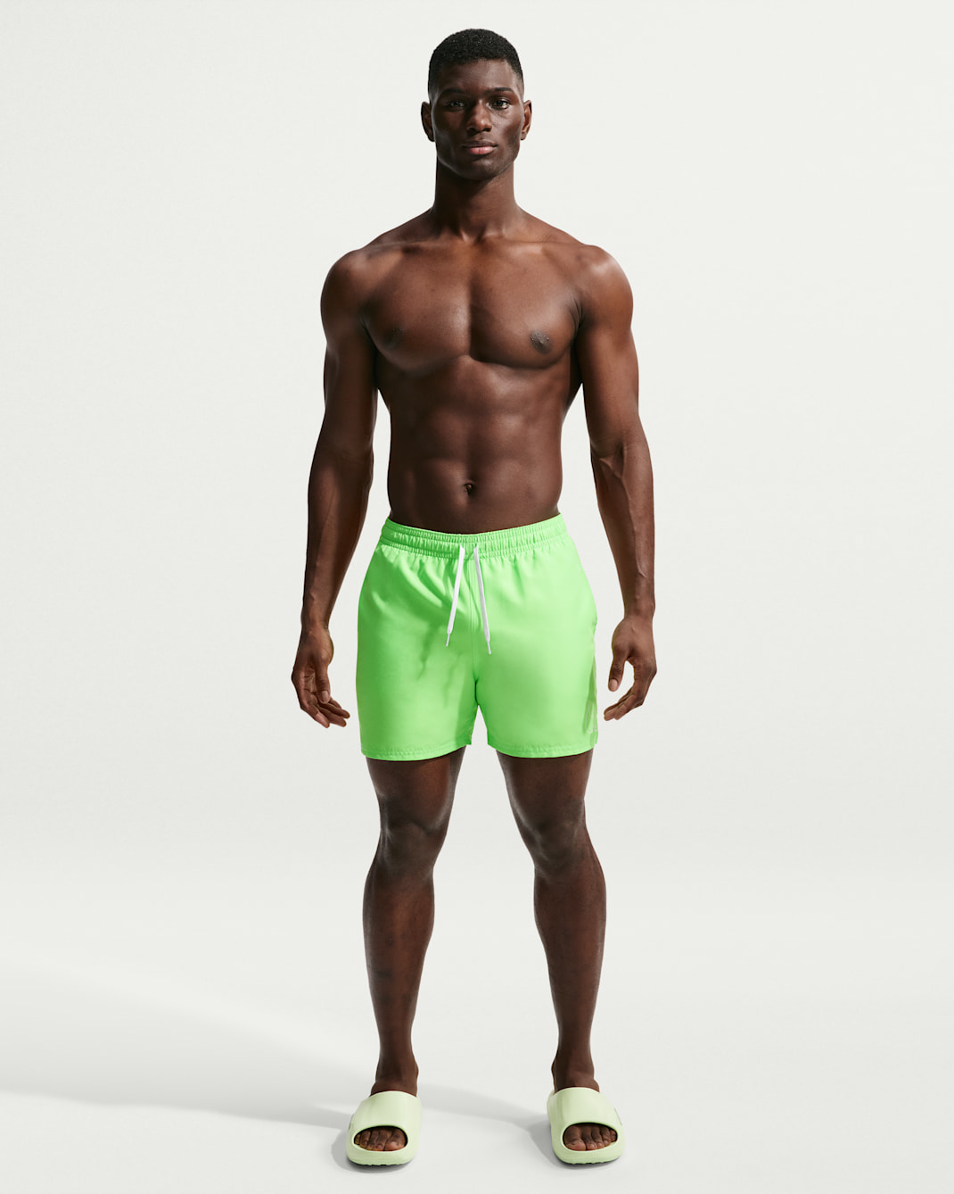 Shorts Volley de 13 cm con forro de ropa interior para hombre Nike Swim Breaker - Verde voltaje/Verde voltaje/Blanco/Blanco