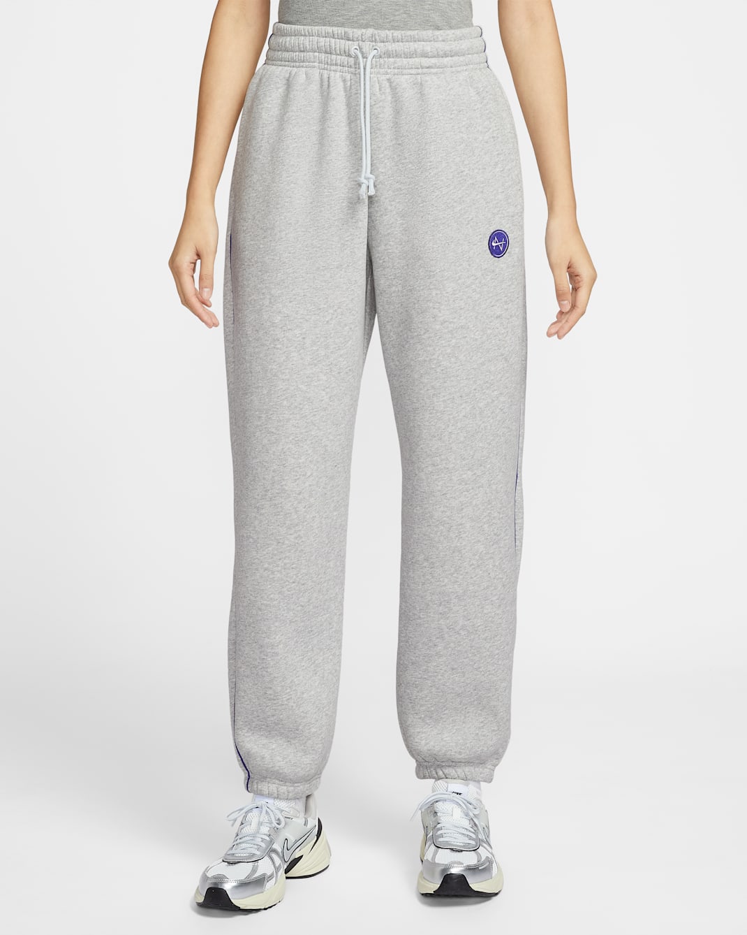 ナイキ スポーツウェア フェニックス フリース ウィメンズ オーバーサイズド ハイウエスト グラフィック パンツ - ピュアプラチナム/ヘザー/ラピス