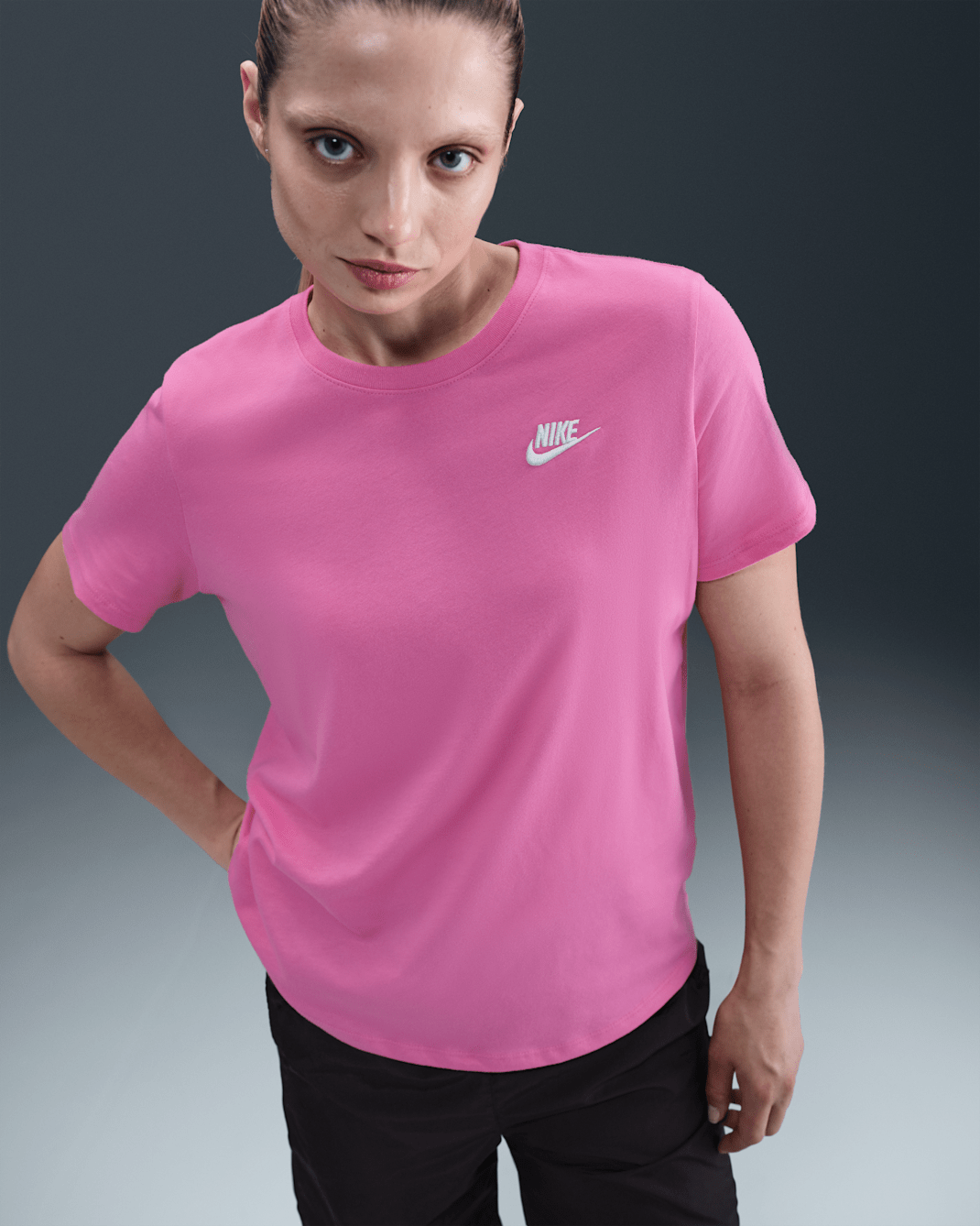 T-shirt Nike Sportswear Club Essentials – Donna - Playful Pink