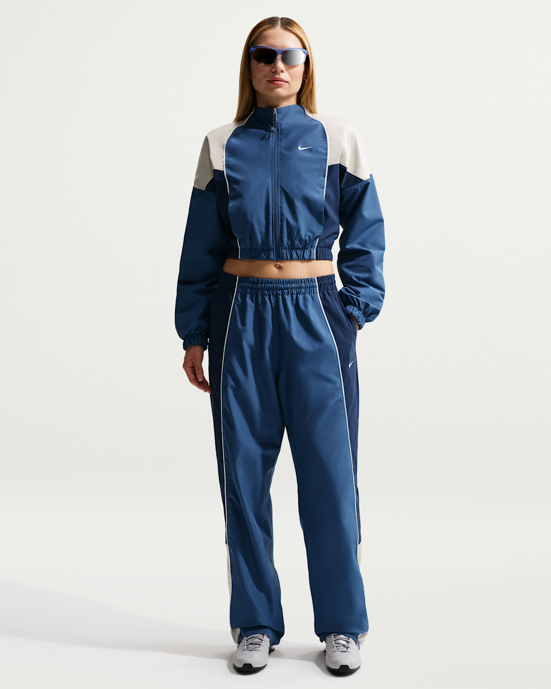 Pantalon de survêtement oversize taille mi-haute Nike Sportswear pour femme - Mystic Navy/Midnight Navy/Light Bone/Sail