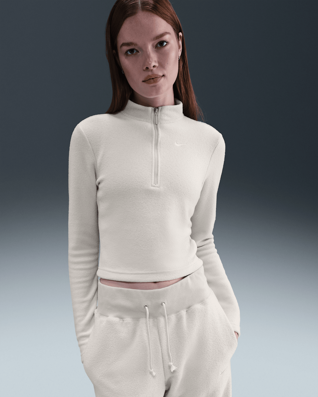 Nike Sportswear Phoenix Plush schmales, kuscheliges Fleece-Longsleeve mit Halbreißverschluss (Damen) - Light Bone/Sail