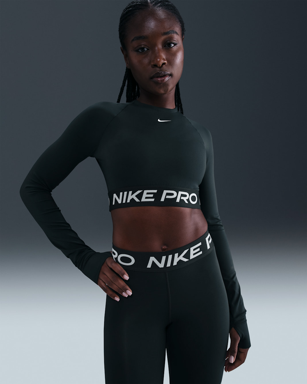 Γυναικεία μακρυμάνικη crop μπλούζα Dri-FIT Nike Pro - Seaweed/Λευκό