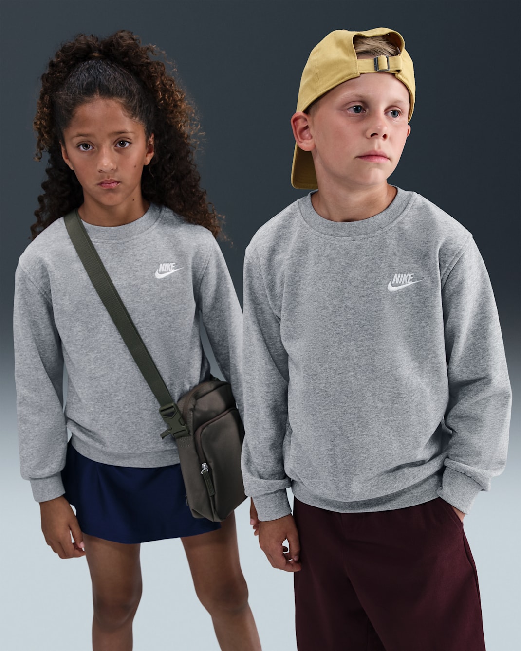 Nike Sportswear Club Fleece Older Kids' Crew-Neck Sweatshirt - Dark Grey Heather/White