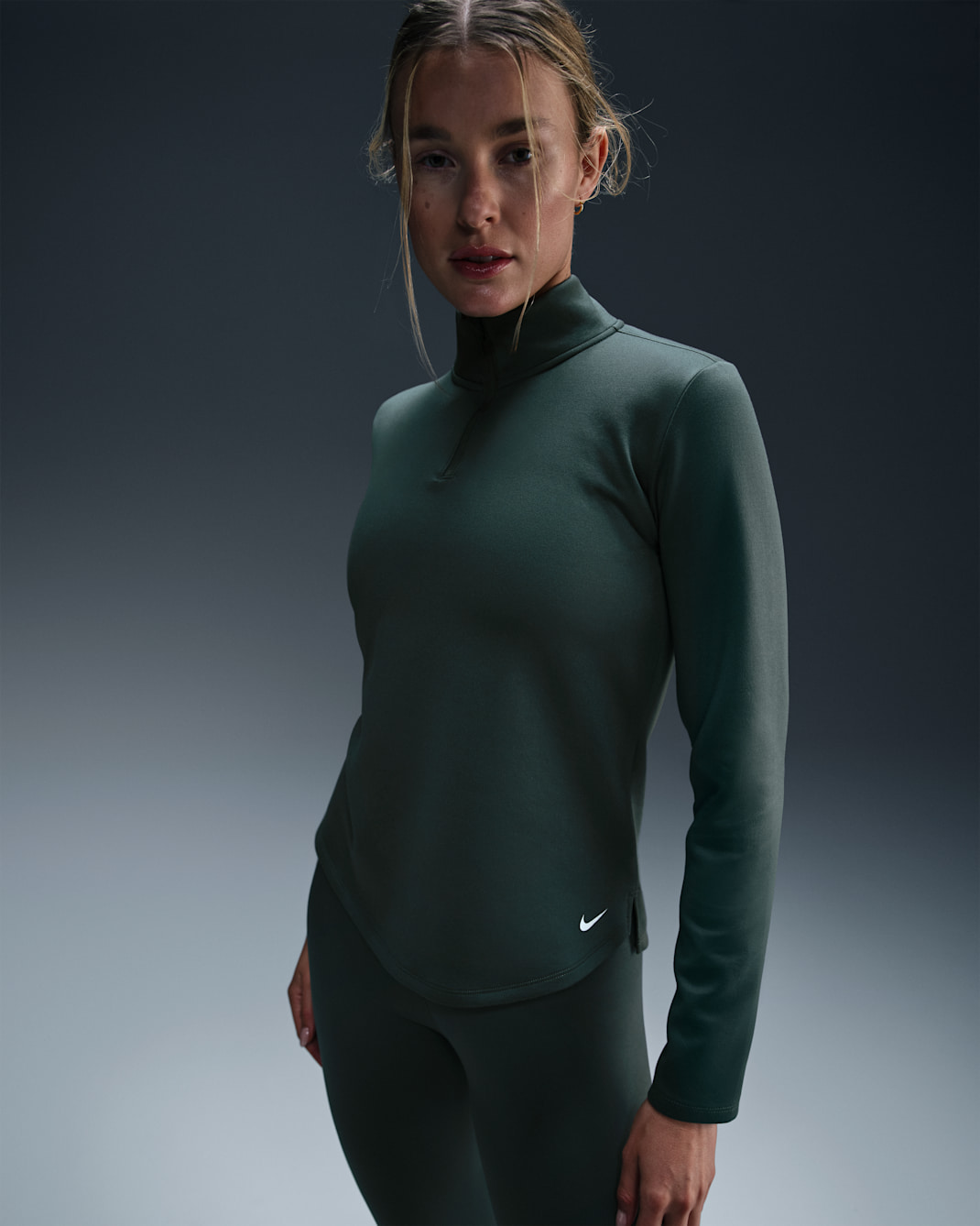 Camiseta de medio cierre con manga larga para mujer Nike Therma-FIT One - Verde vintage/Blanco