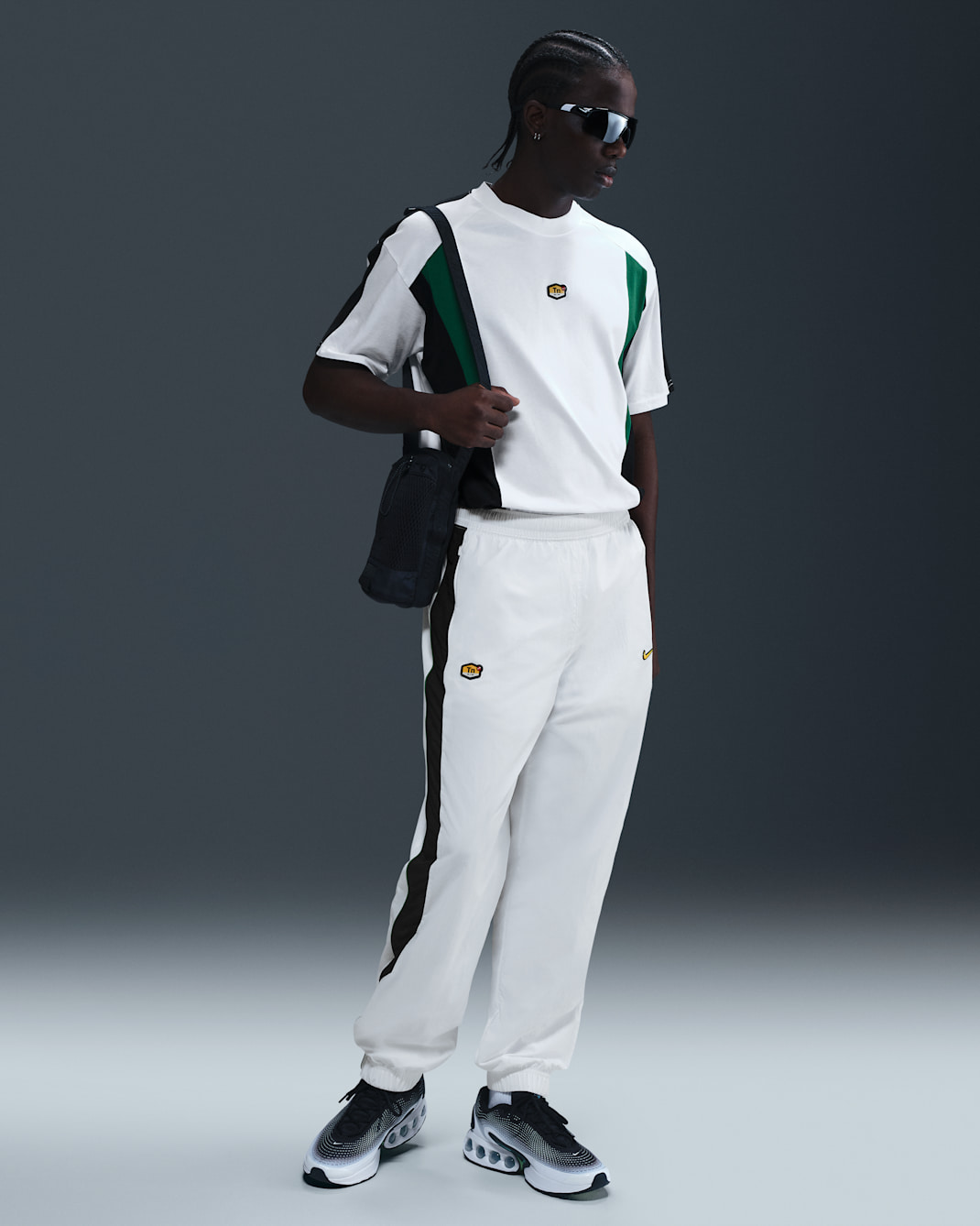 Nike Sportswear Geweven herenbroek - Wit/Zwart/Pine Green