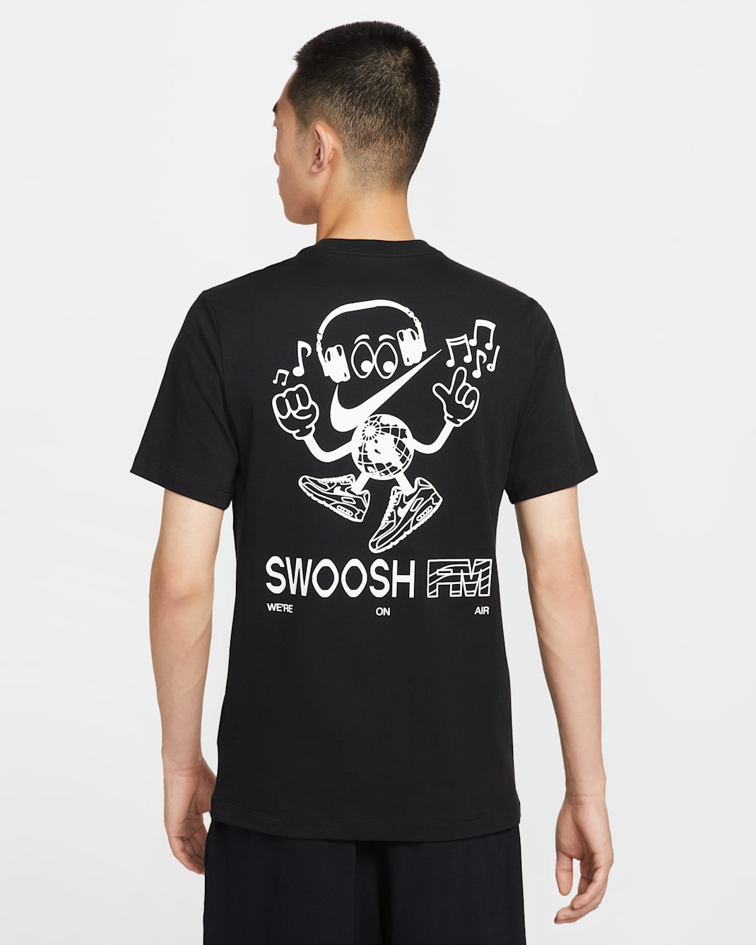 เสื้อยืดผู้ชาย Nike Sportswear - ดำ