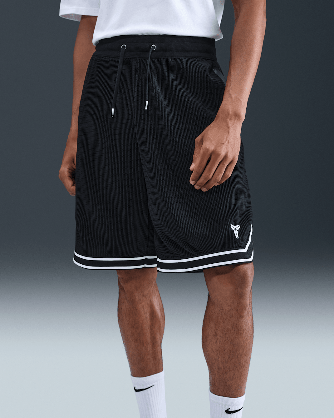 Kobe Basketballshorts mit Falten (Herren) - Schwarz/Weiß
