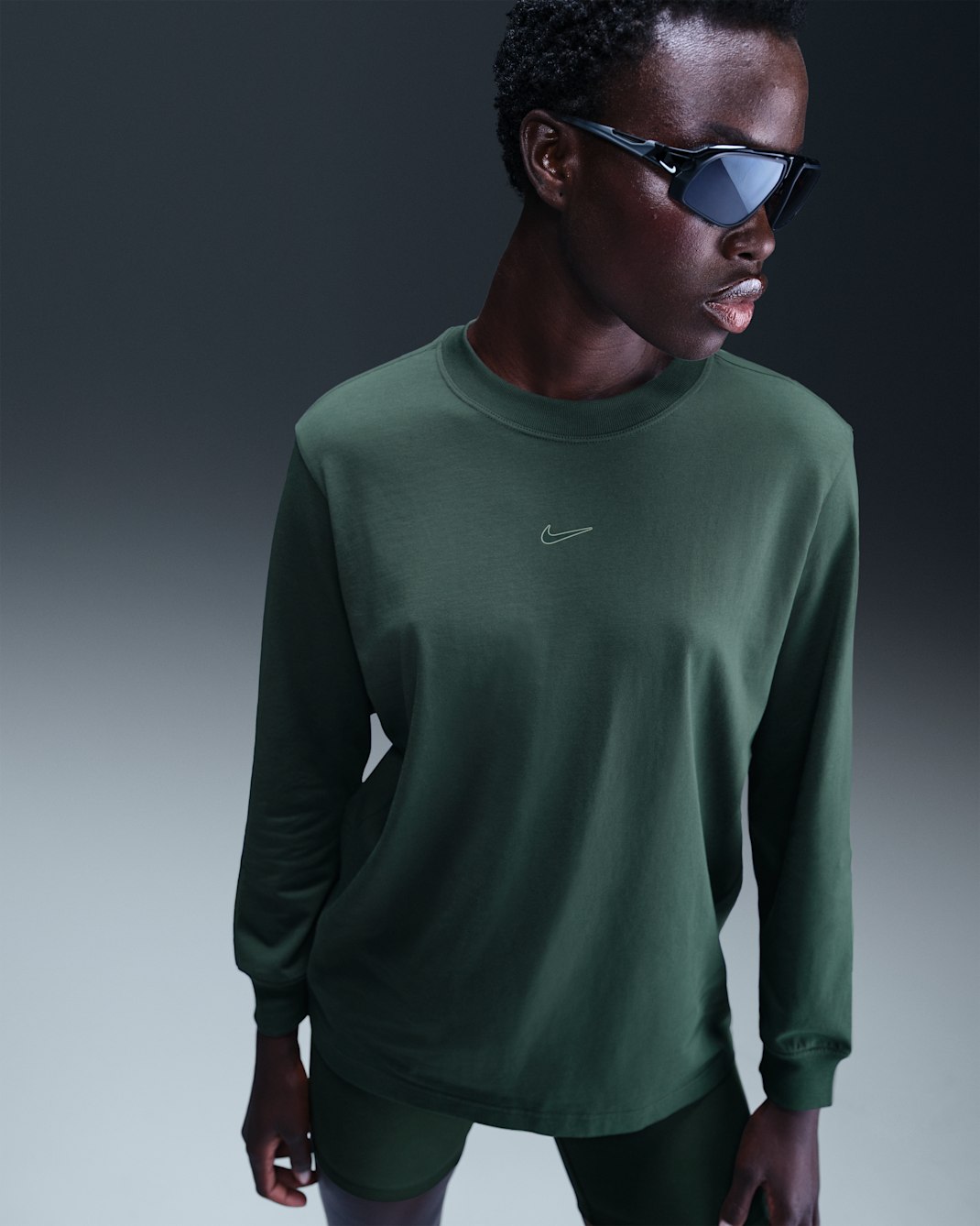 Nike Sportswear Women's Loose Long-Sleeve T-Shirt - Vintage Green