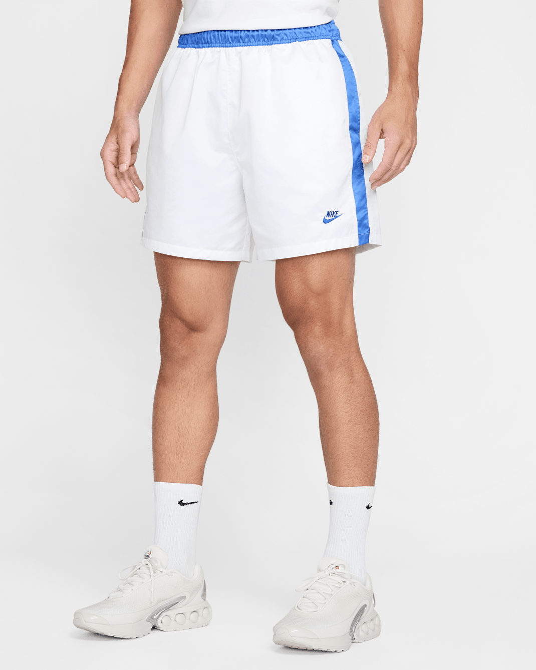 Nike Sportswear Club Men's Flow Football Shorts - White/Game Royal/Game Royal
