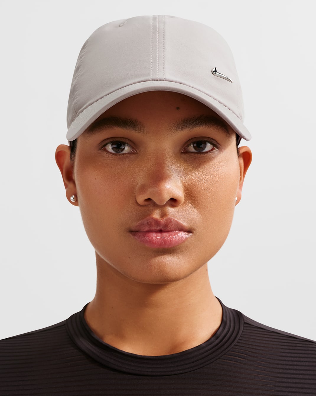 Nike Dri-FIT Club Unstructured Metal Swoosh Cap - College Grey/Metallic Silver